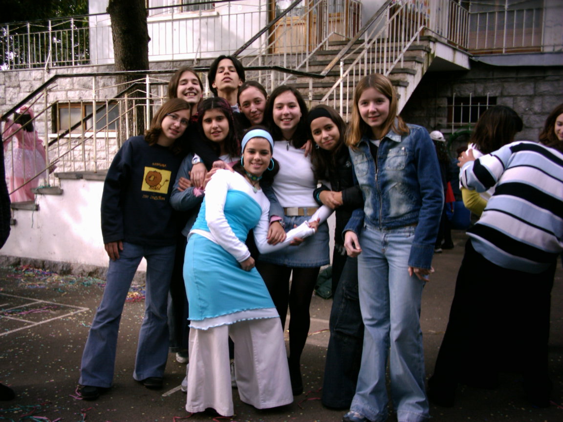 mnts_de_ppl_carnaval_2004.jpg